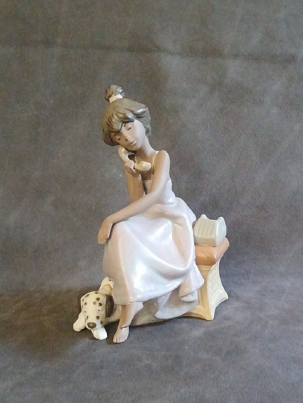 Lladro Vintage Porcelain LITTLE GIRL ON PHONE WITH DOG Statue W/Box Spain, NEW